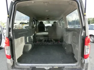 Nissan Caravan (Urvan) 2018 Grey