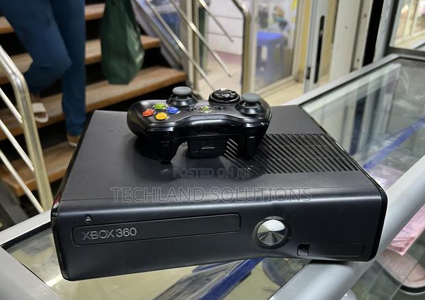 Chipped Xbox 360 ! 10 Games