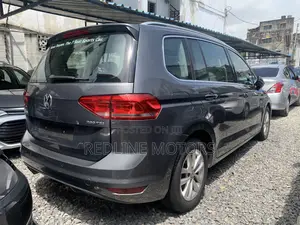 Volkswagen Touran 2017 Gray