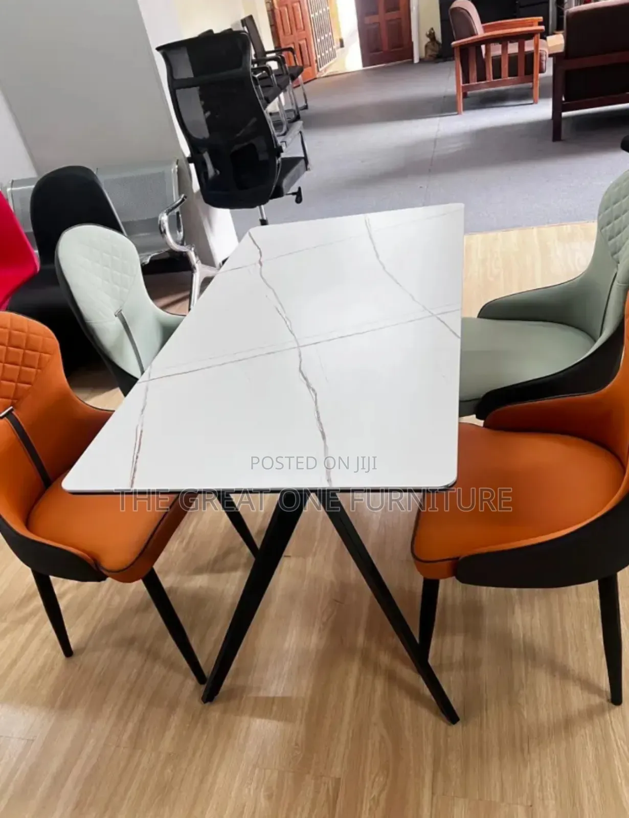 Dinning Table and 4 Chairs Set