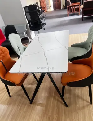 Dinning Table and 4 Chairs Set