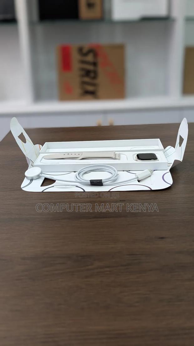 Apple Watch SE 2nd Genation 44MM - thumbnail 3