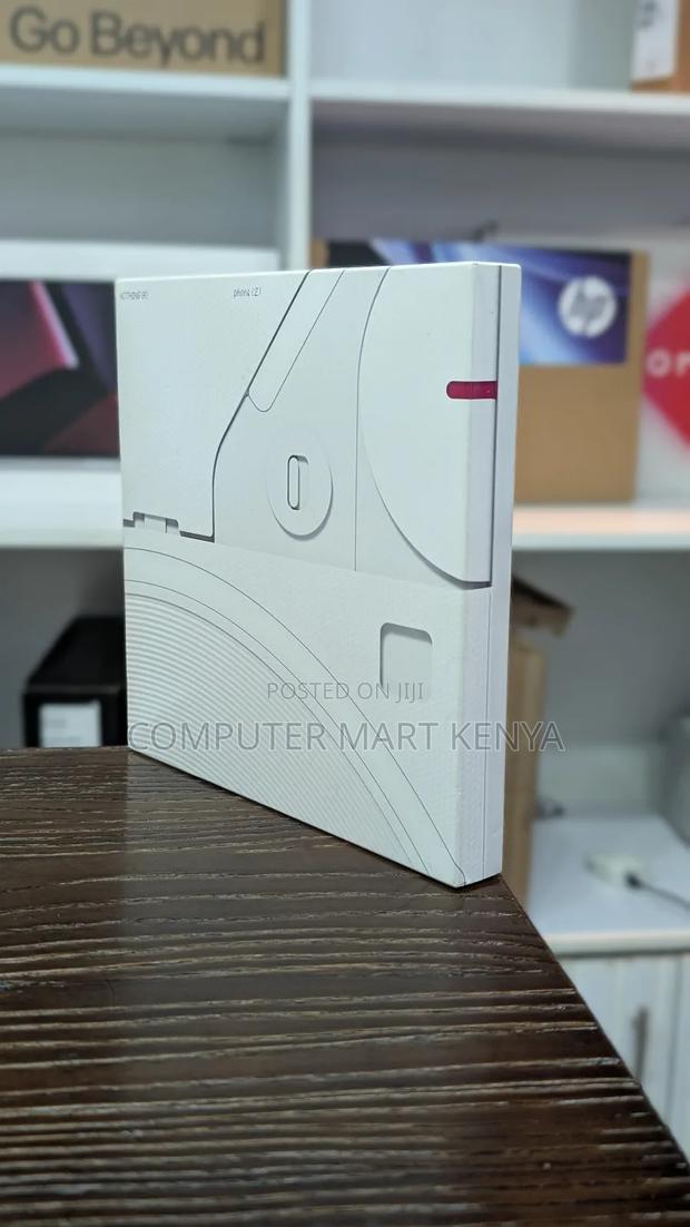 New Nothing Phone 2 256 GB White - thumbnail 3