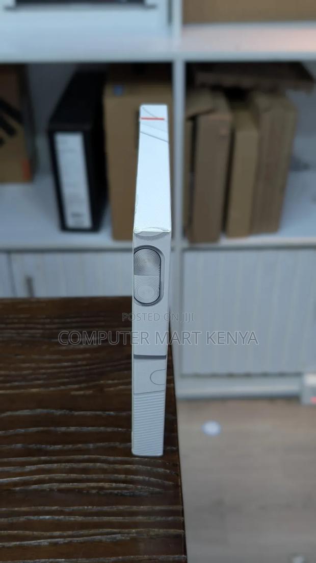 New Nothing Phone 2 256 GB White - thumbnail 5