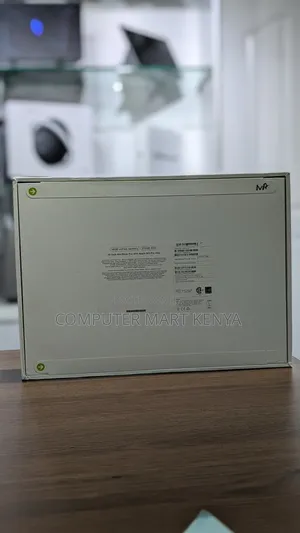 New Laptop Apple MacBook Pro 18GB Apple M3 Pro SSD 512GB