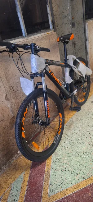 Tanda Bike Size 26" Orange and Black