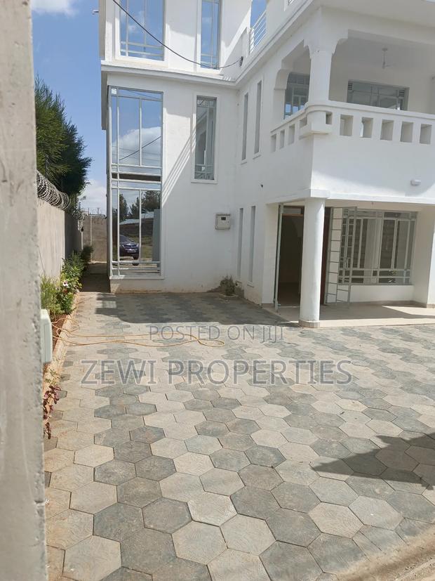 5bdrm Mansion in Kitengela for sale - thumbnail 12