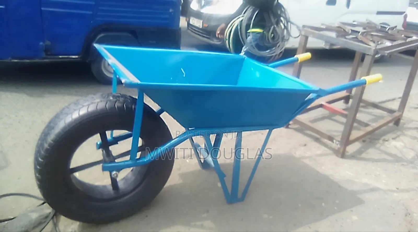 Heavy Duty Wheelbarrow