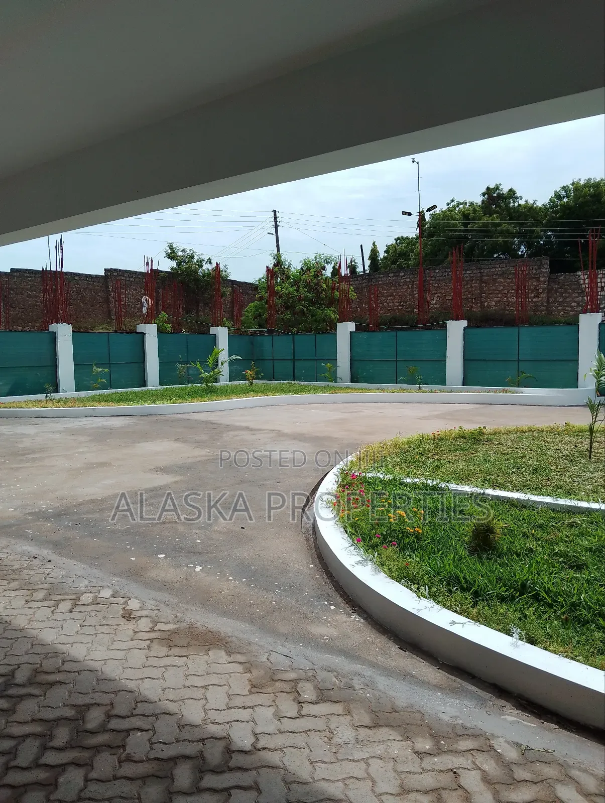 3bdrm Apartment in Beach Road Estate, Nyali for sale