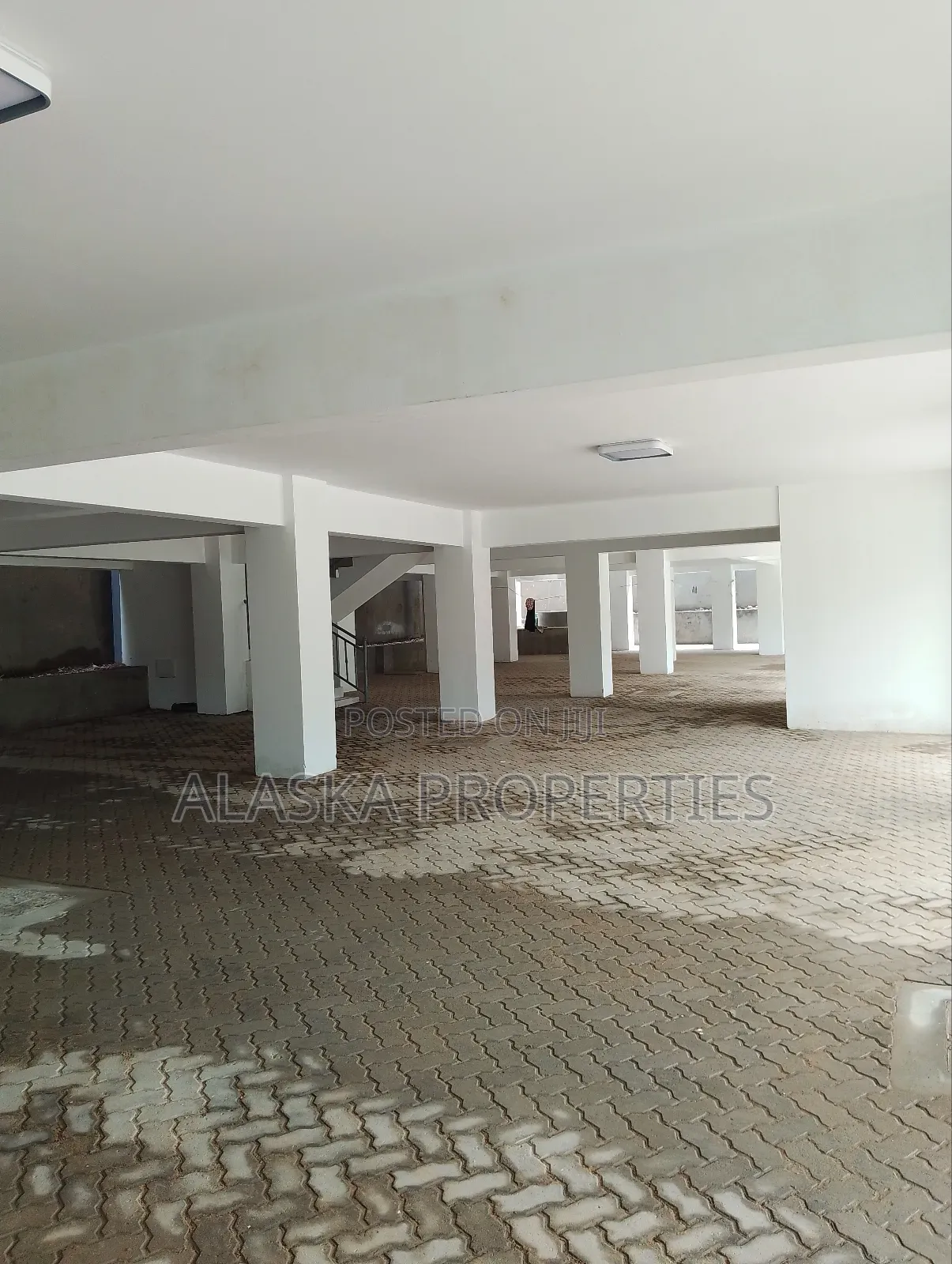 3bdrm Apartment in Beach Road Estate, Nyali for sale