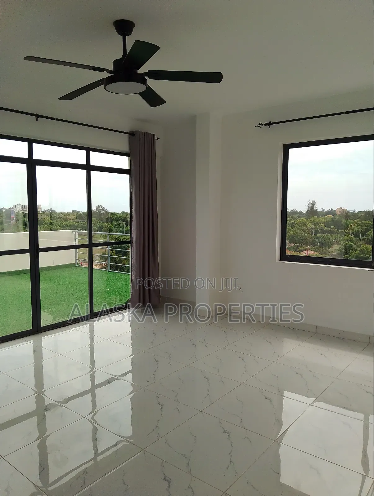 3bdrm Apartment in Beach Road Estate, Nyali for sale