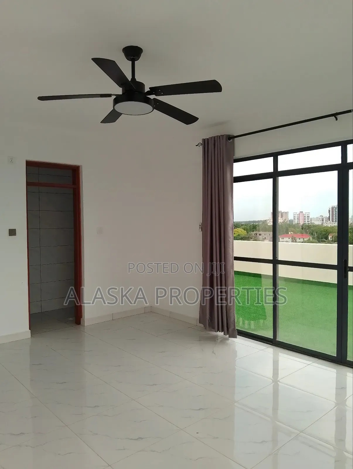 3bdrm Apartment in Beach Road Estate, Nyali for sale