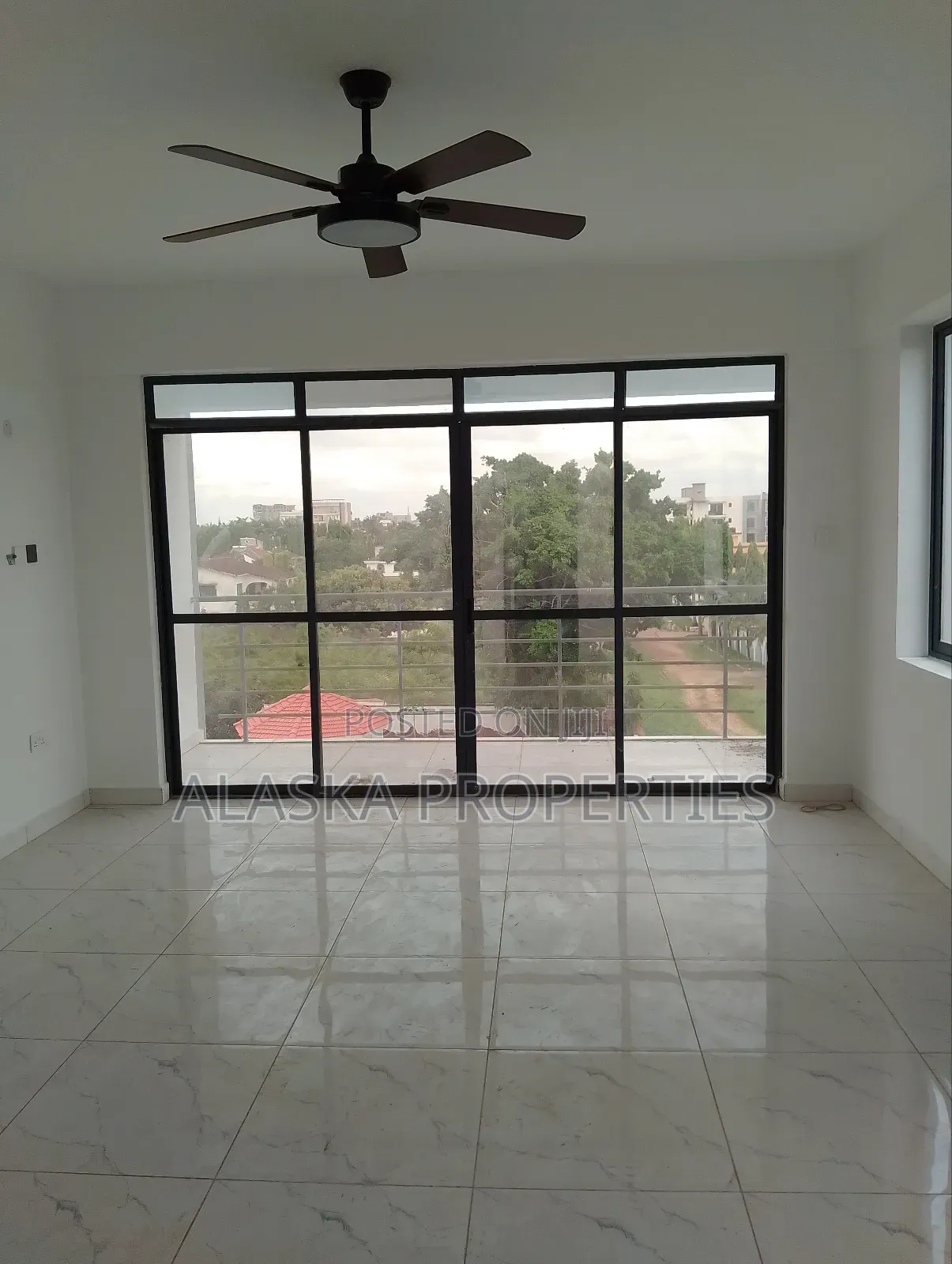 3bdrm Apartment in Beach Road Estate, Nyali for sale