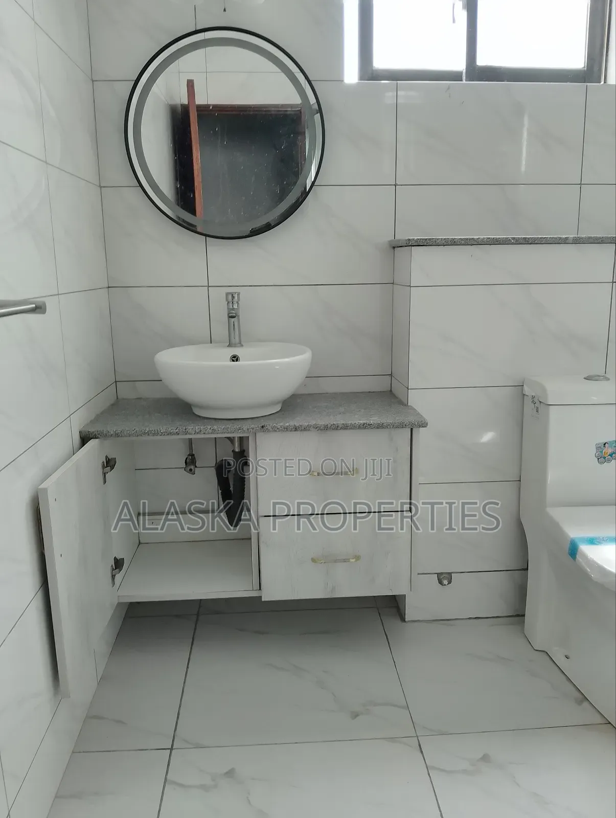 3bdrm Apartment in Beach Road Estate, Nyali for sale