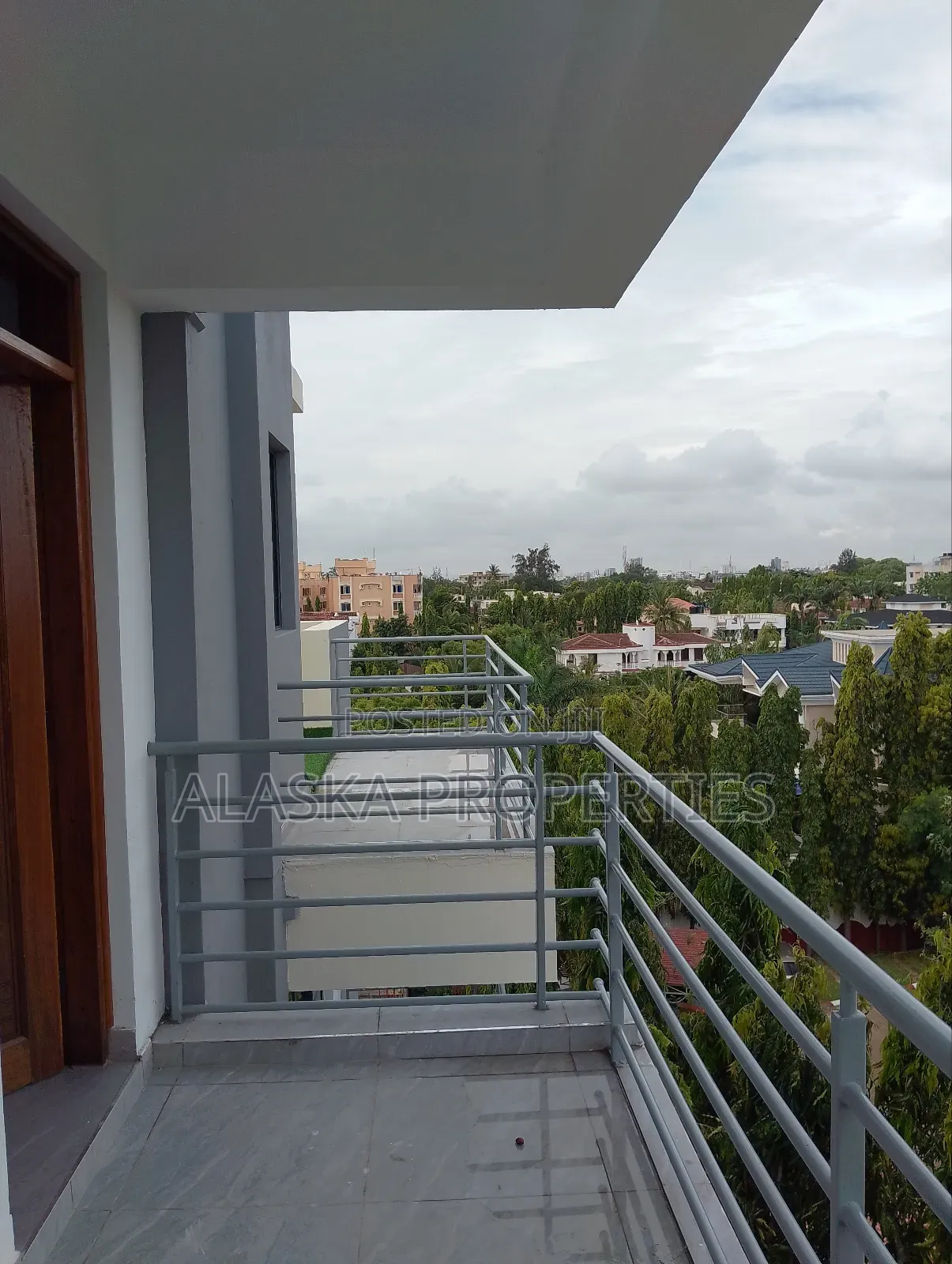 3bdrm Apartment in Beach Road Estate, Nyali for sale