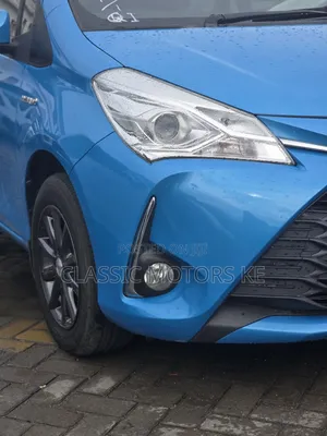 Toyota Vitz 1.5 FWD Hybrid 5dr 2018 Blue