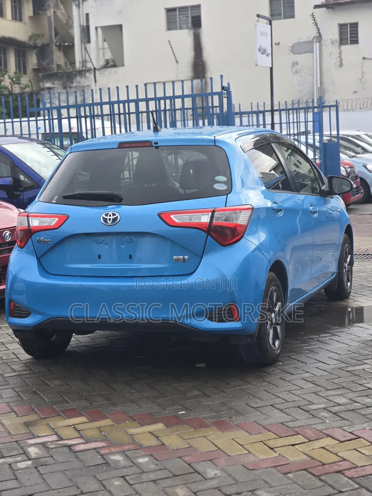 Toyota Vitz 1.5 FWD Hybrid 5dr 2018 Blue