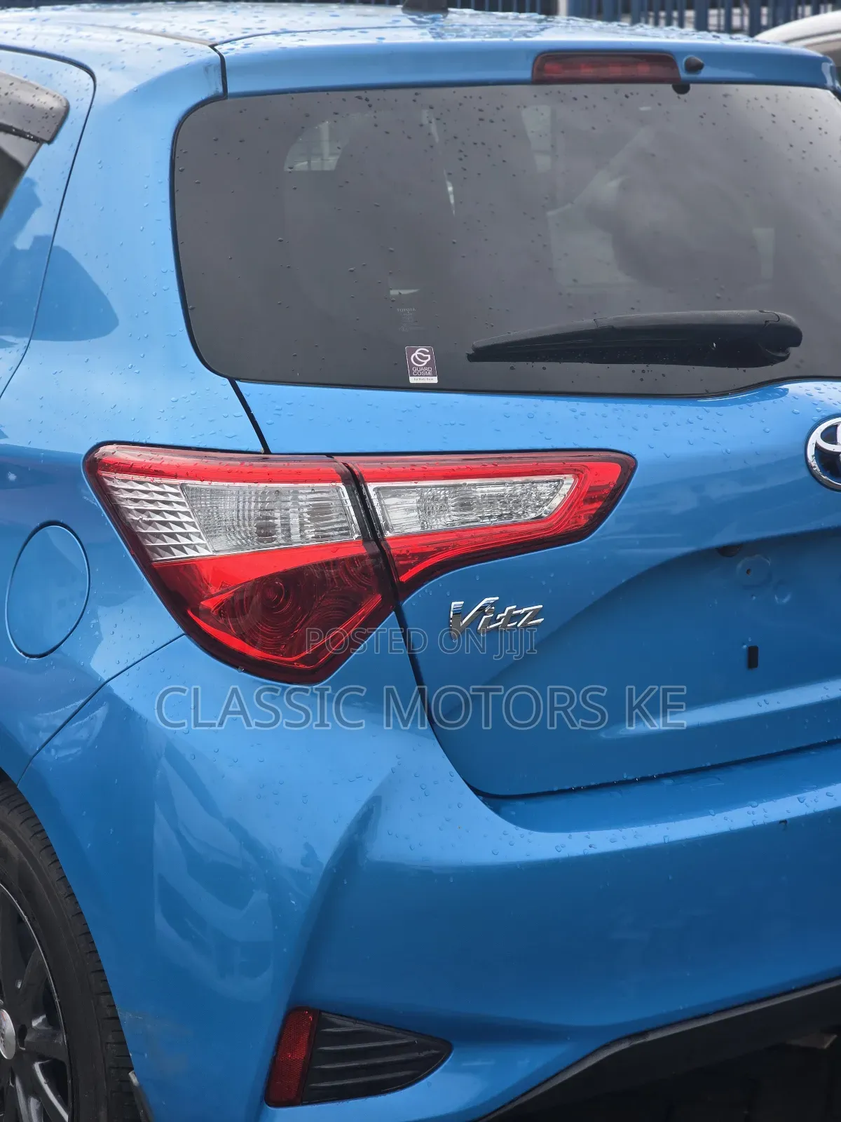 Toyota Vitz 1.5 FWD Hybrid 5dr 2018 Blue