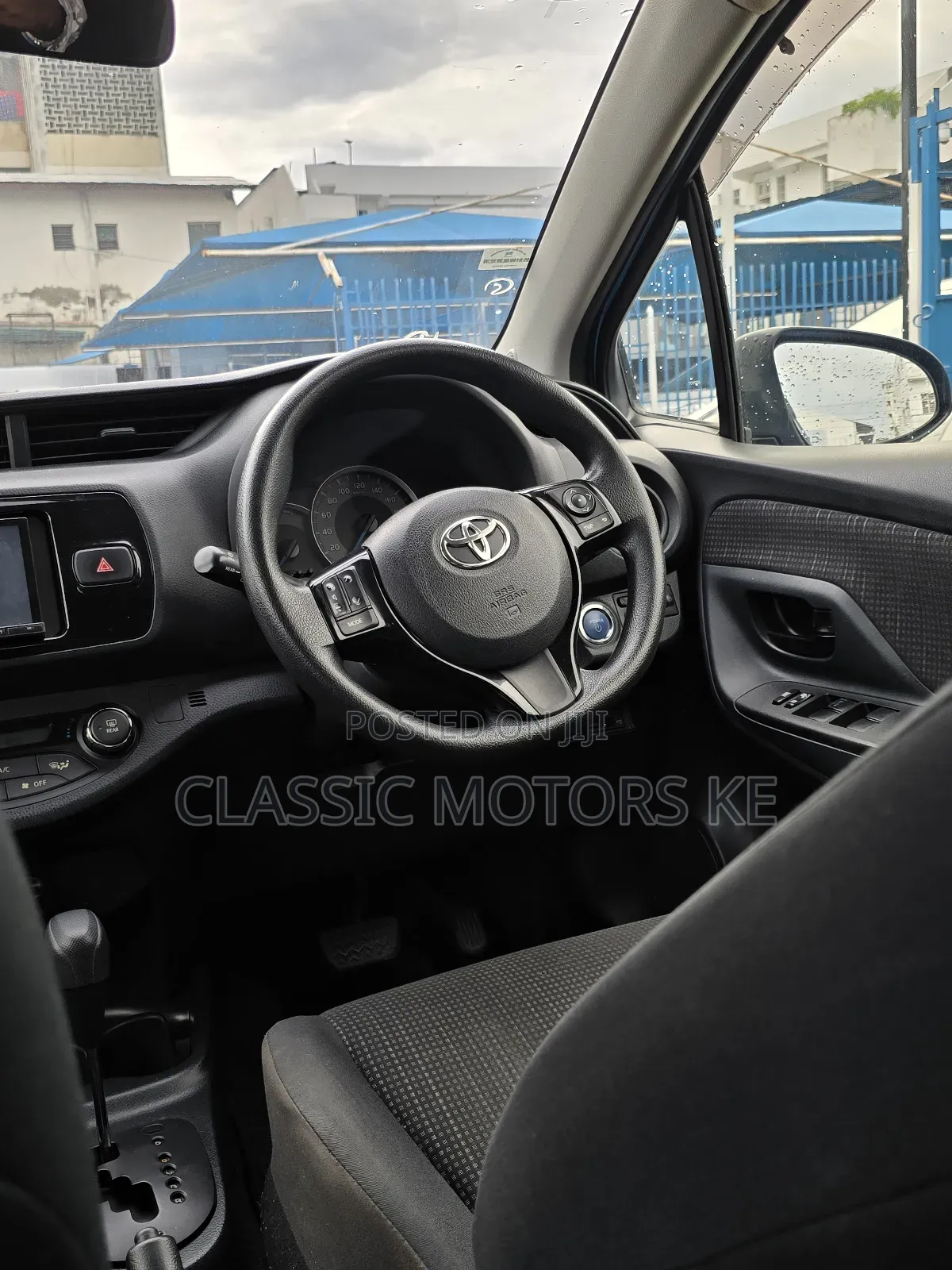 Toyota Vitz 1.5 FWD Hybrid 5dr 2018 Blue