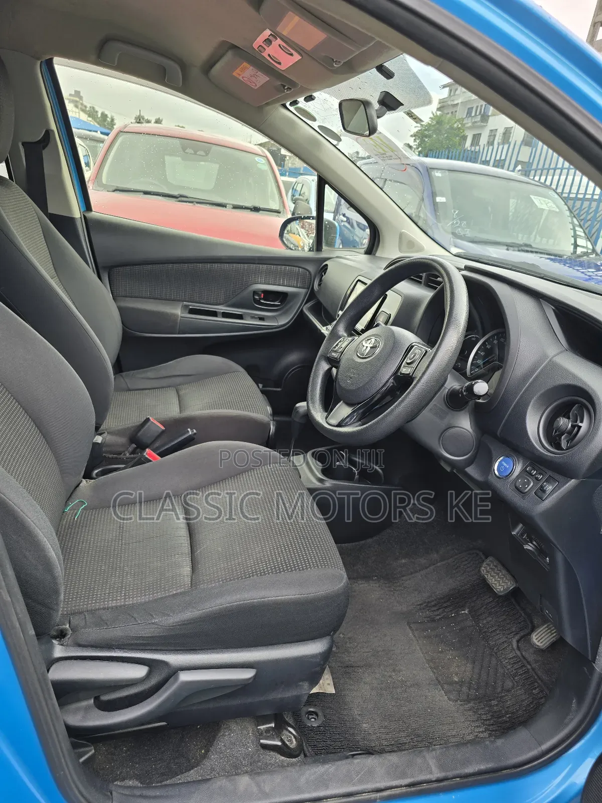 Toyota Vitz 1.5 FWD Hybrid 5dr 2018 Blue