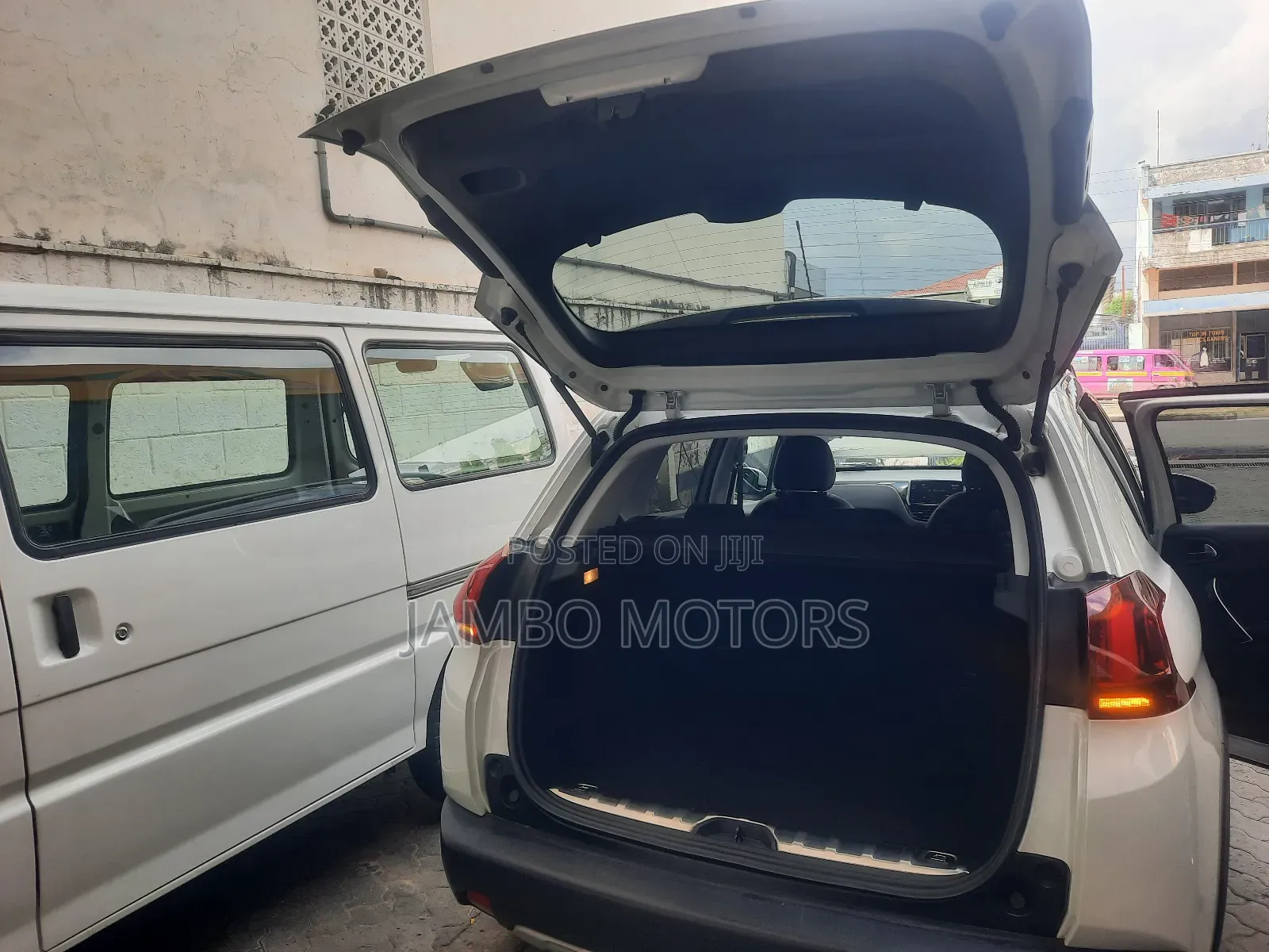 Peugeot 2008 1.2 PureTech (110 Hp) 2018 White