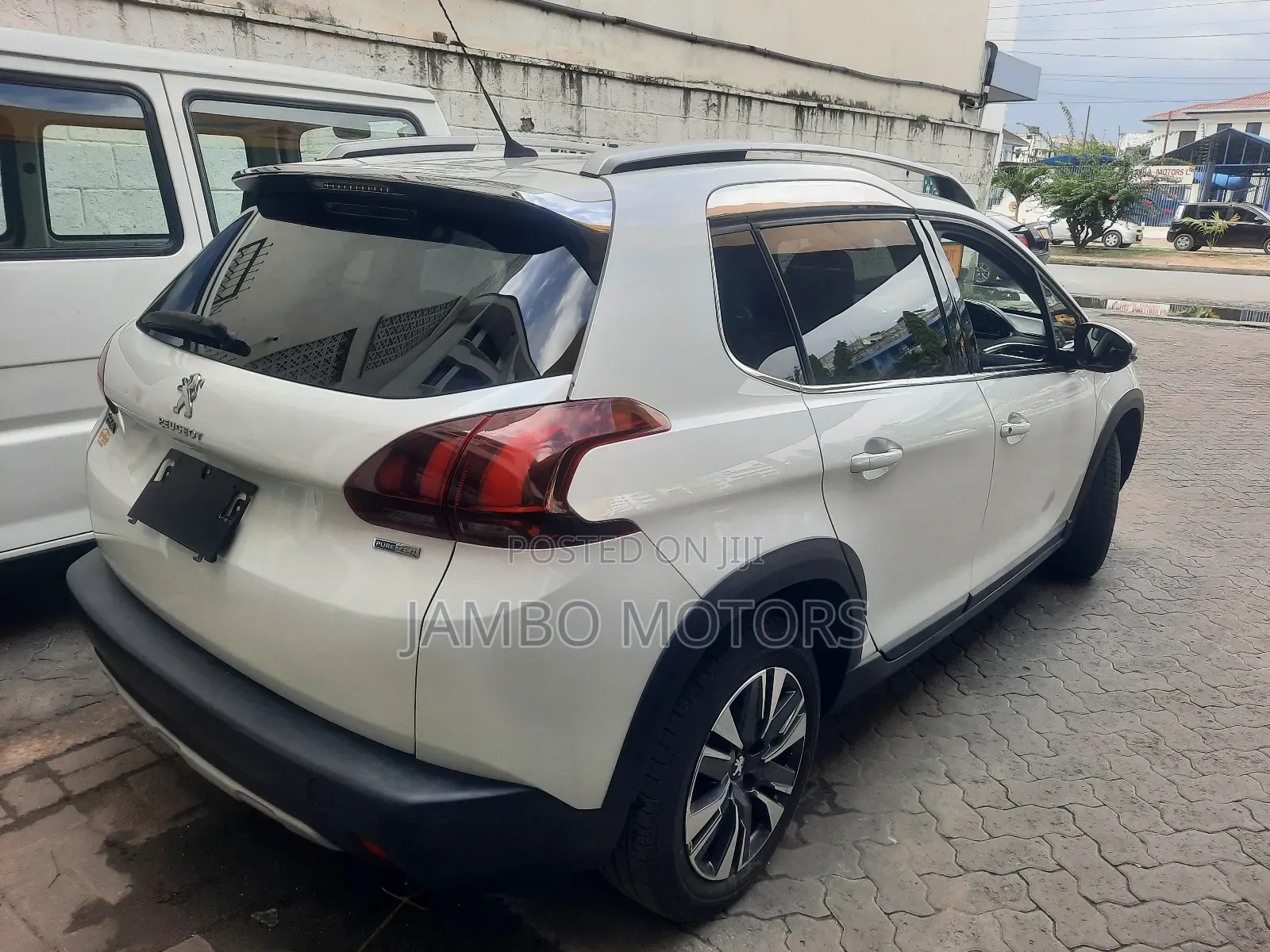 Peugeot 2008 1.2 PureTech (110 Hp) 2018 White