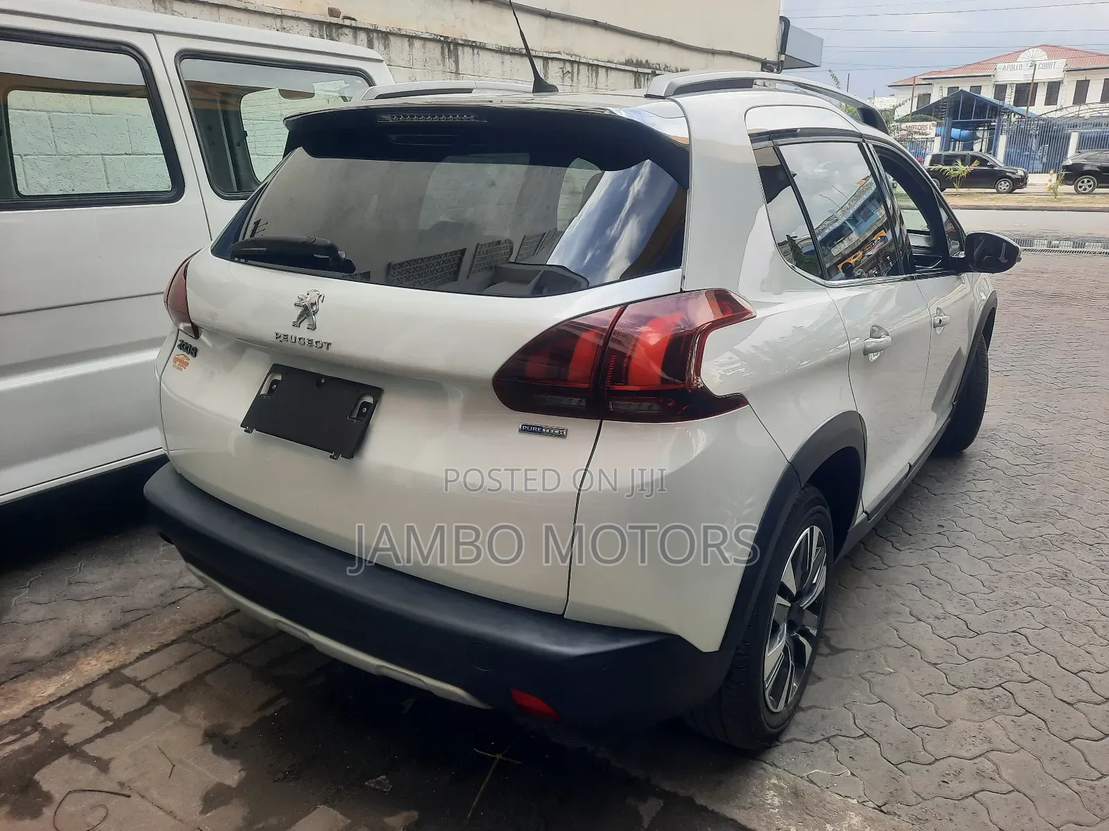 Peugeot 2008 1.2 PureTech (110 Hp) 2018 White