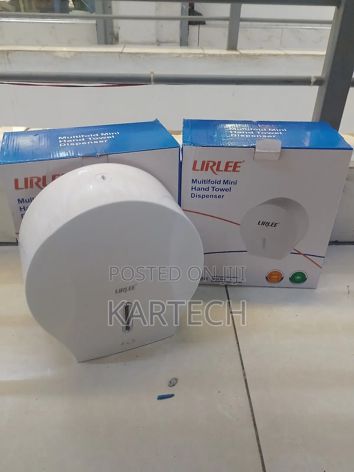 Jumbo Tissue Holder/ Dispenser