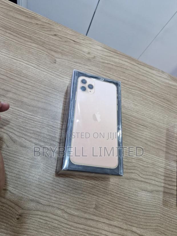 New Apple iPhone 11 Pro Max 256 GB Gold - main view