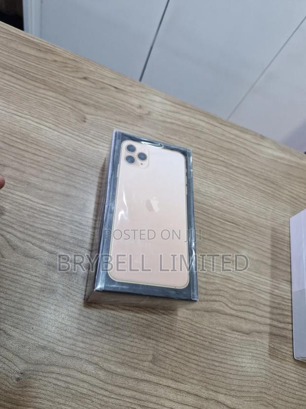 New Apple iPhone 11 Pro Max 256 GB Gold - thumbnail 2