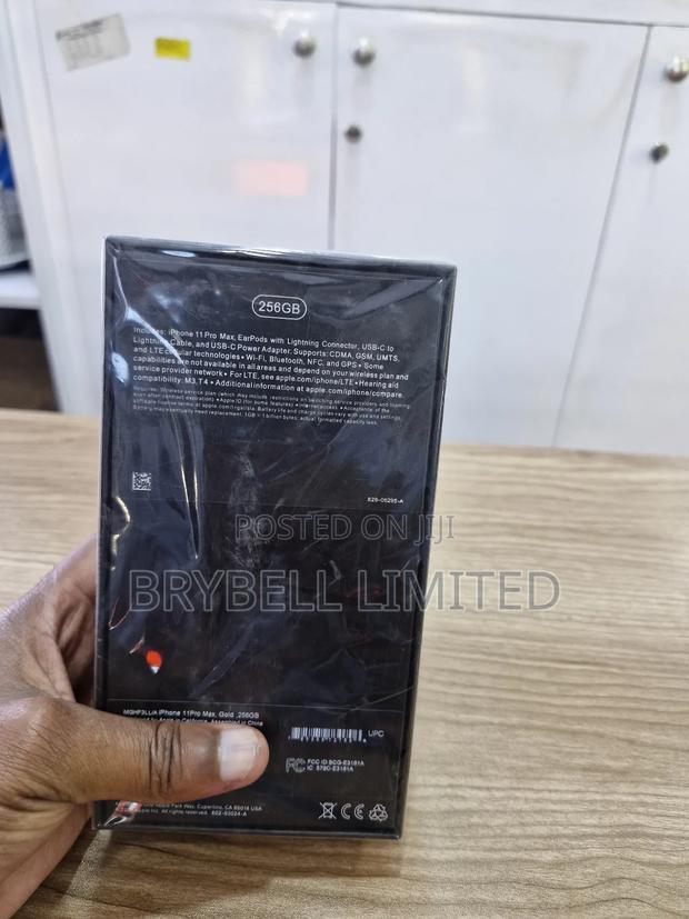 New Apple iPhone 11 Pro Max 256 GB Gold - thumbnail 4