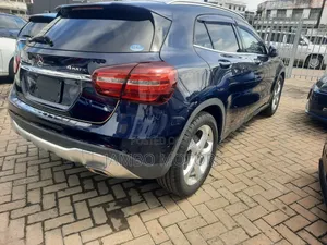 Mercedes-Benz GLA-Class 2018 Blue