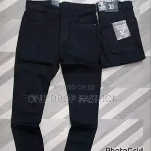 Ripped/Rugged Jeans A1