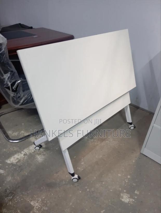 Trainers Foldable Table - thumbnail 3