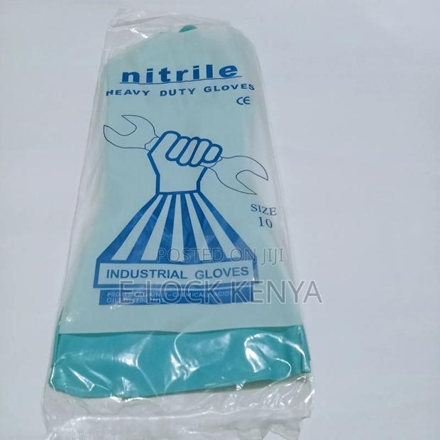 Protective Nitrile Gloves