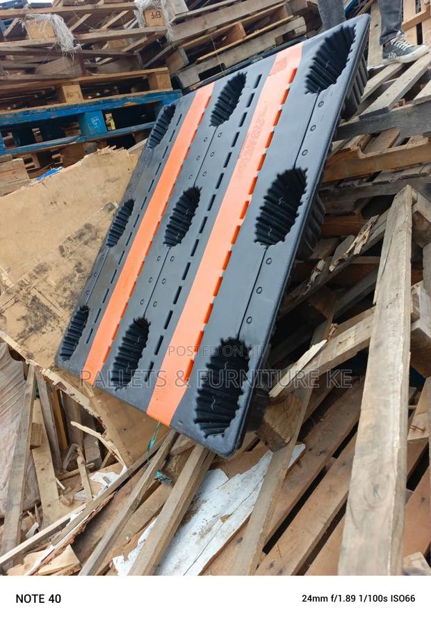 Four Grade HDPE Plastic Pallet - main view