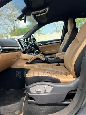 Porsche Cayenne 4dr SUV AWD (3.6L 6cyl 6M) 2014 Gray