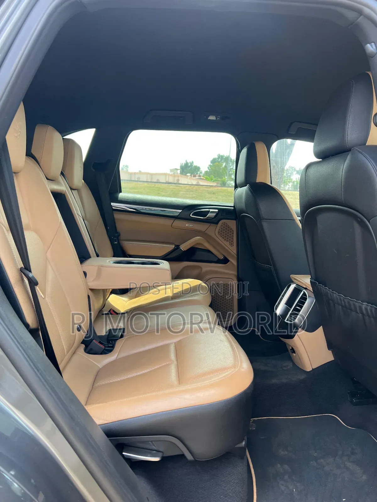 Porsche Cayenne 4dr SUV AWD (3.6L 6cyl 6M) 2014 Gray