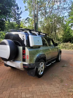 Land Rover Defender X-Dynamic HSE 2021 Green