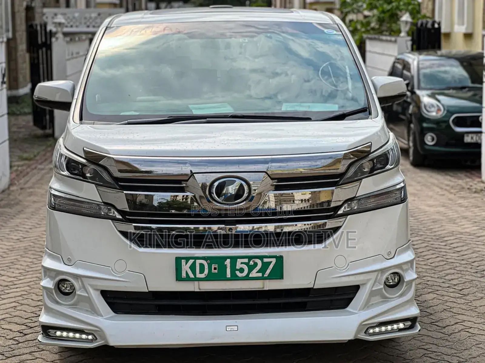 Toyota Vellfire 2018 White