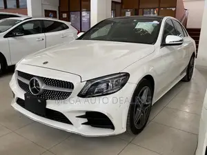 Mercedes-Benz C200 2018 Pearl