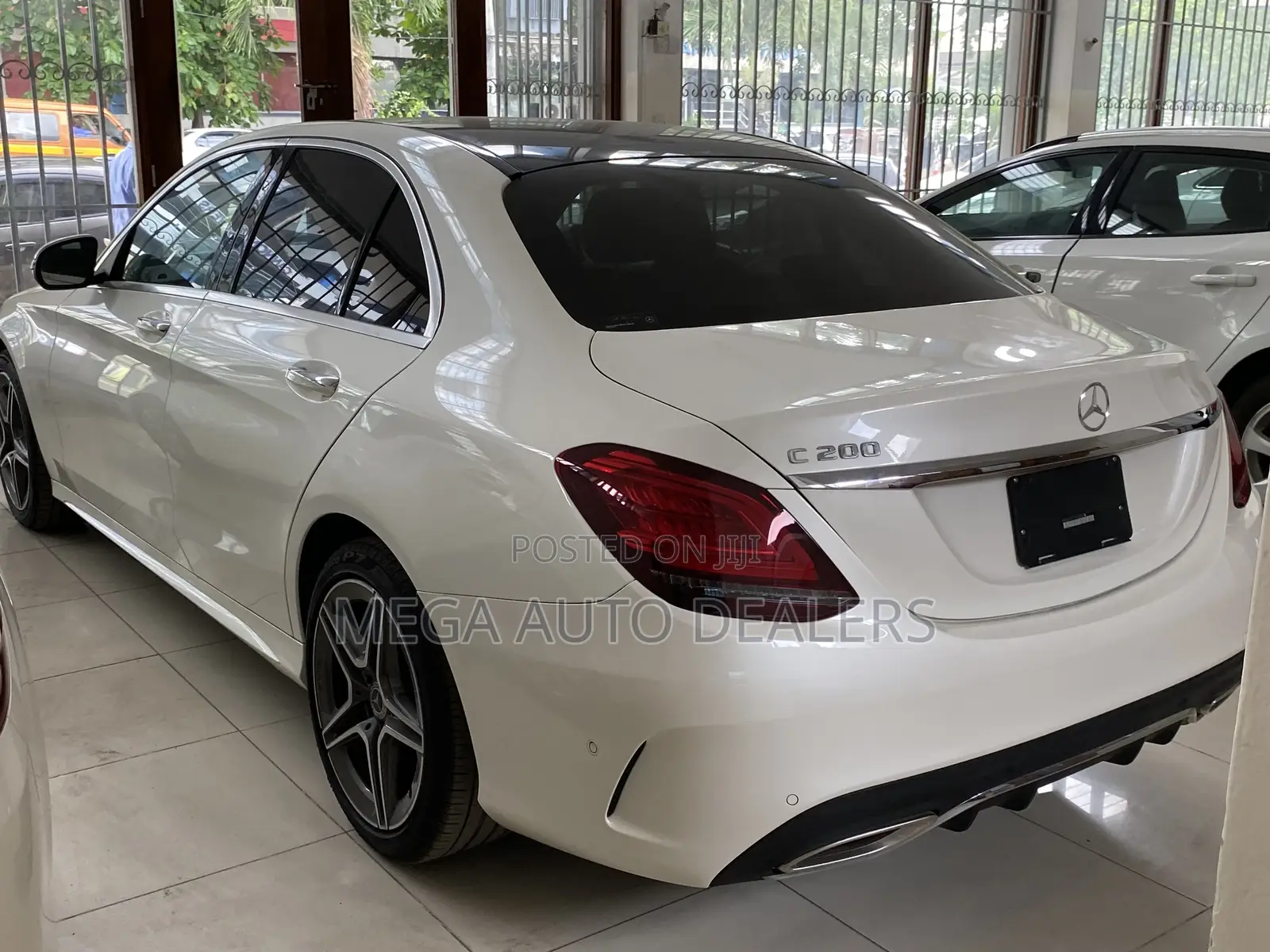 Mercedes-Benz C200 2018 Pearl
