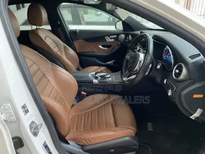Mercedes-Benz C200 2018 Pearl