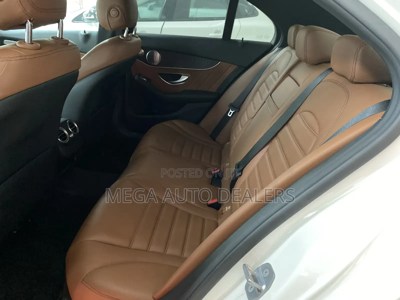 Mercedes-Benz C200 2018 Pearl