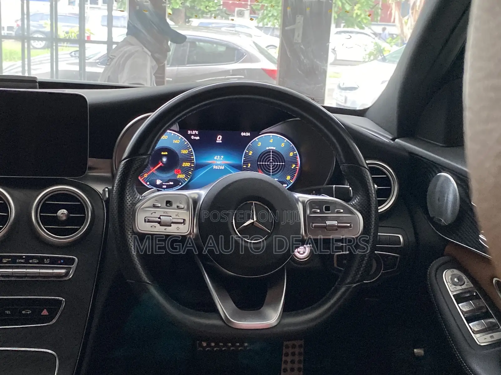 Mercedes-Benz C200 2018 Pearl
