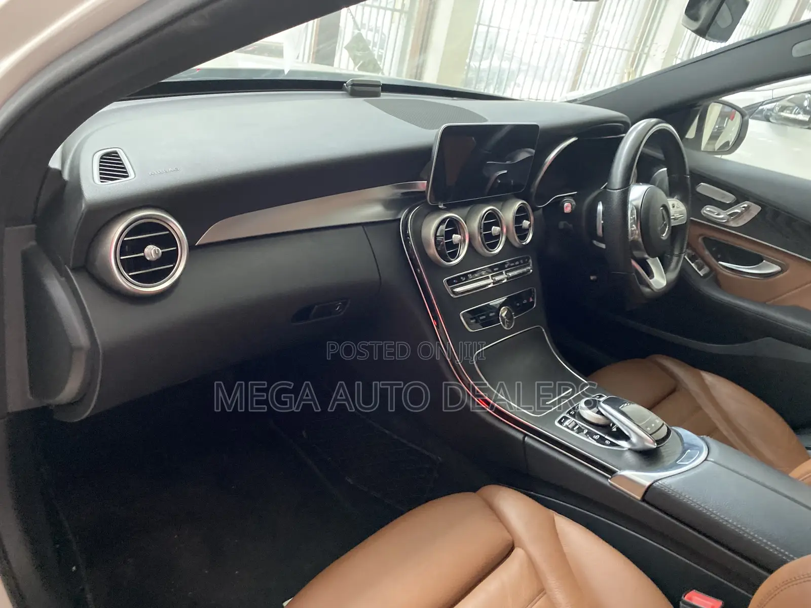 Mercedes-Benz C200 2018 Pearl
