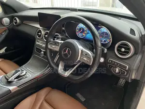 Mercedes-Benz C200 2018 Pearl