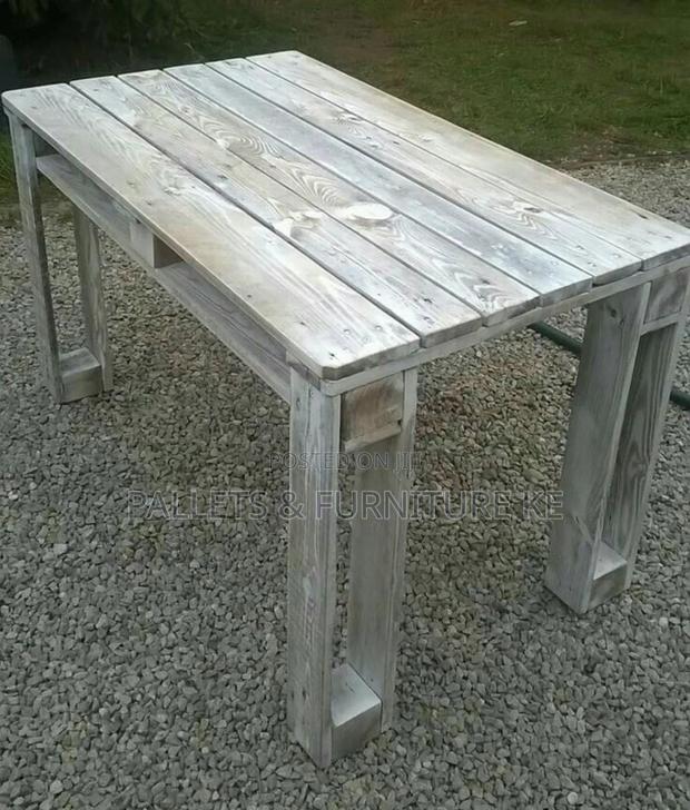 Pallet Garden Table - main view