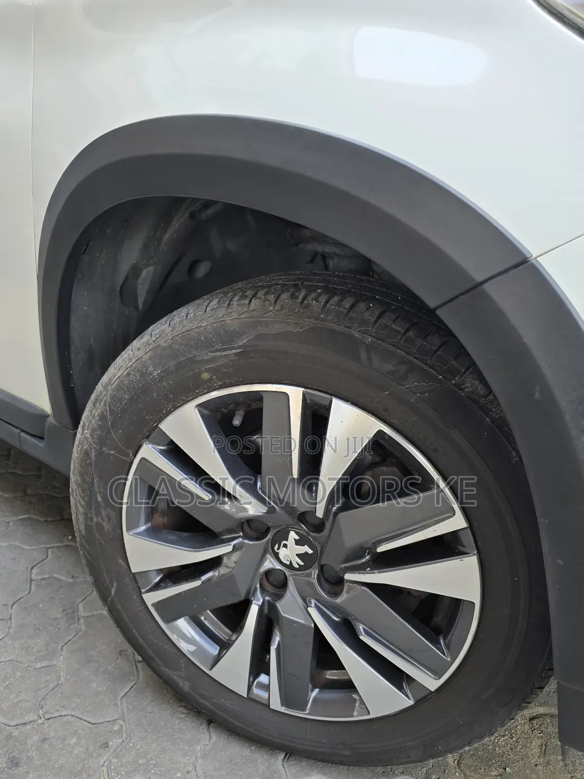 Peugeot 2008 1.2 PureTech (130 Hp) 2018 White