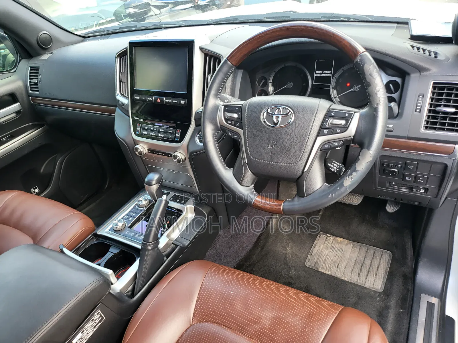 Toyota Land Cruiser 2017 White